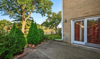 1322 S New Wilke Rd 1C, Arlington Heights, IL 60005