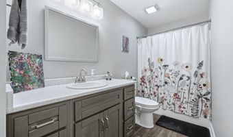 1603 Hickory Holw, Auburn, IN 46706