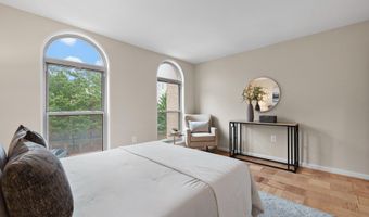 3 CANTERBURY Sq 402, Alexandria, VA 22304