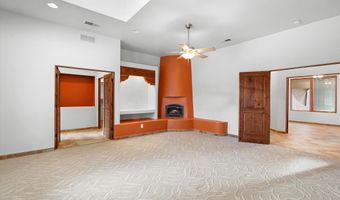 325 Braught Ln, Bosque Farms, NM 87068