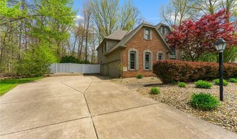 826 Park Harbour Dr, Youngstown, OH 44512
