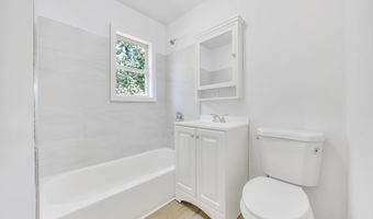 805 Bayview Ave, Amityville, NY 11701