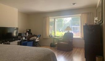 48 13th St, Bangor, ME 04401