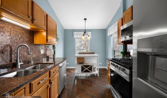 2696 S Embers Ln, Arlington Heights, IL 60005