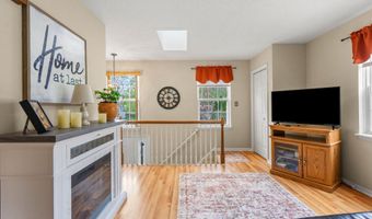 37 Wicken Sq, Albany, NY 12205