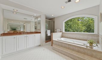 8004 SPLIT OAK Dr, Bethesda, MD 20817
