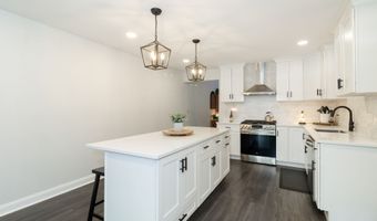 604 Plymouth Colony 604, Branford, CT 06405