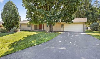 521 W SENECA Dr, Appleton, WI 54911