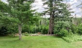 51 Knoll Crest Dr, Bangor, ME 04401