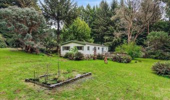 875 Aldergrove Rd, Arcata, CA 95521