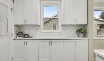 125 LESLIE Ave, Baltimore, MD 21236