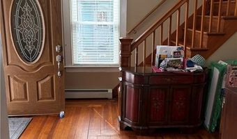 15 Villa Ave, Cranston, RI 02905