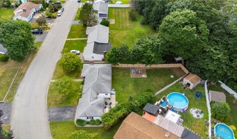 17 Golini Dr, Johnston, RI 02919