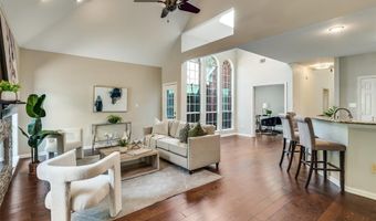3840 Azure Ln, Addison, TX 75001