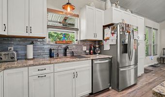 125 Rolling Hills Blvd, Alvord, TX 76225