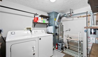 133 Ambleside Way, Amherst, OH 44001