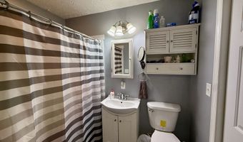 5028 Columbus Ave, Anderson, IN 46013
