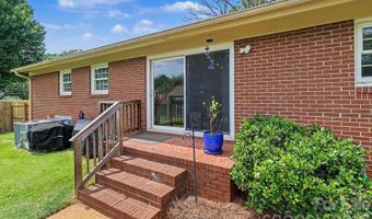 3330 Woodleaf Rd, Charlotte, NC 28205