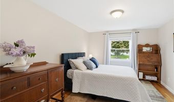 13 Garden Dr, Lincoln, RI 02865