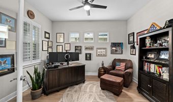 7631 PARADISO Dr, Apollo Beach, FL 33572