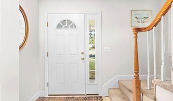 119 Corey Ln, Middletown, RI 02842