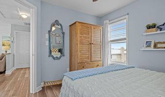 201 Glenn St, Atlantic Beach, NC 28512