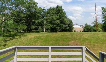 404 Applestone Dr, Ballwin, MO 63021