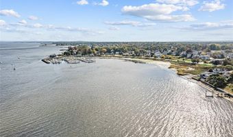 12 Harbour Ter, Cranston, RI 02905