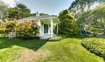 641 Montauk Hwy, Amagansett, NY 11930