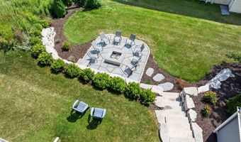 84 E North Water St, Algoma, WI 54201