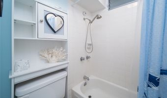 2463 Kuhio Ave 504, Honolulu, HI 96815