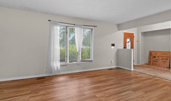 621 Pioneer Dr, Indianapolis, IN 46217
