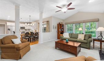 11 Prides Crossing Ln, North Kingstown, RI 02874