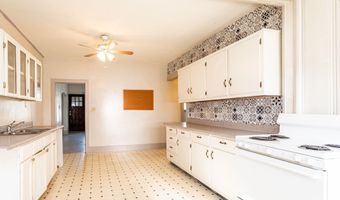 331 W 15th St, Auburn, IN 46706