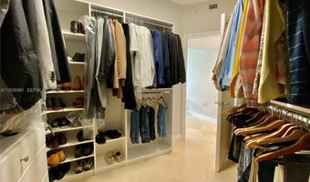 19900 E Country Club Dr 1220, Aventura, FL 33180