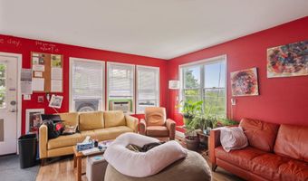 226 Manhattan Dr, Burlington, VT 05401