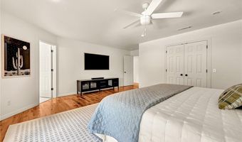 103 NE 7th St, Bentonville, AR 72712