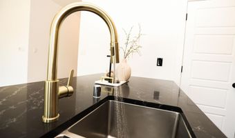 2308 Sage St, Carlsbad, NM 88220