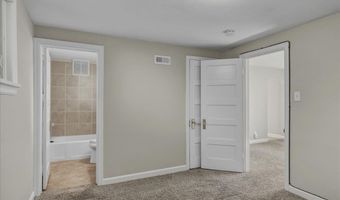 813 W 2ND Ave, Cheyenne, WY 82001
