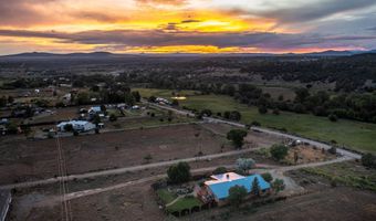 42 Hondo Seco Rd, Arroyo Hondo, NM 87513