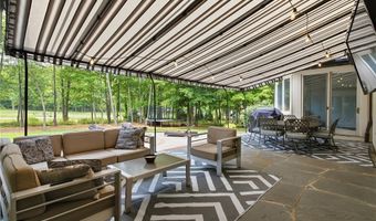 315 Glengarry Dr, Aurora, OH 44202