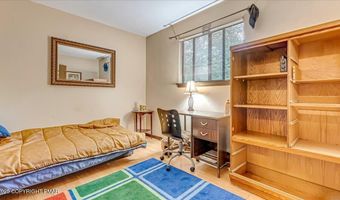 222 Keats Ln, Albrightsville, PA 18210