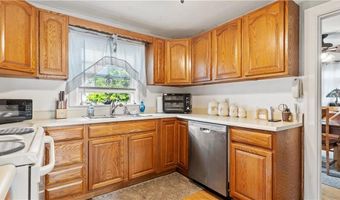 21 Brookwood Rd, Cranston, RI 02920