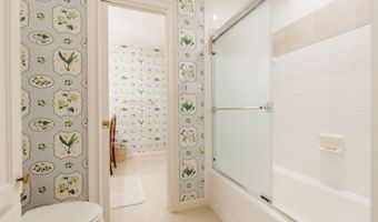708 Town And Country Dr, Adel, GA 31620