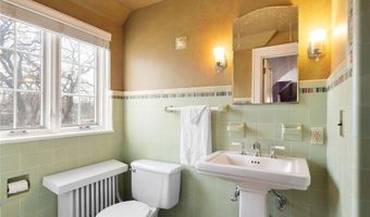 907 1st Dr NW, Austin, MN 55912
