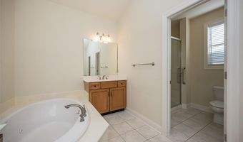 719 Clayton Corners Dr, Ballwin, MO 63011