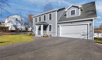 253 Central St, Lincoln, RI 02865
