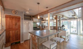 204 CORAL St, Beach Haven, NJ 08008