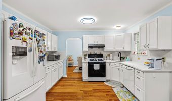20 Cannonball Dr, Barnegat, NJ 08005