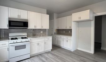 67 W 53RD St, Bayonne, NJ 07002